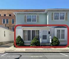 featured image of 127 Hancock Ave