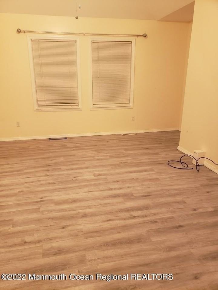 683 Mantoloking Rd - Photo 5 of 9