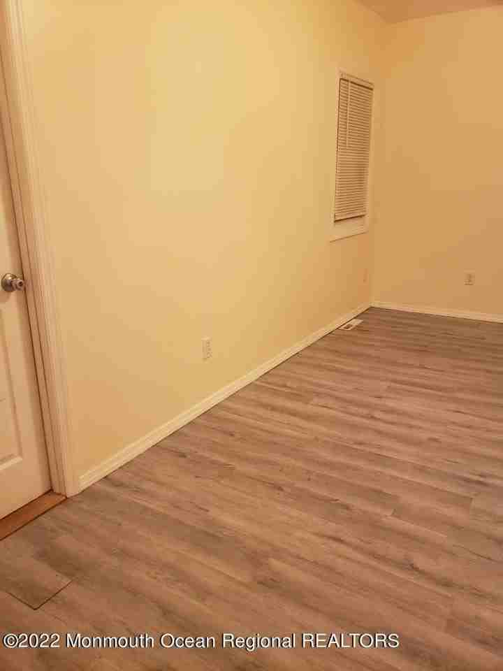 683 Mantoloking Rd - Photo 6 of 9