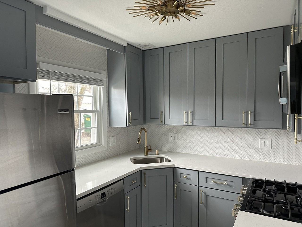 340 Waukegan Rd #1 - Photo 6 of 22