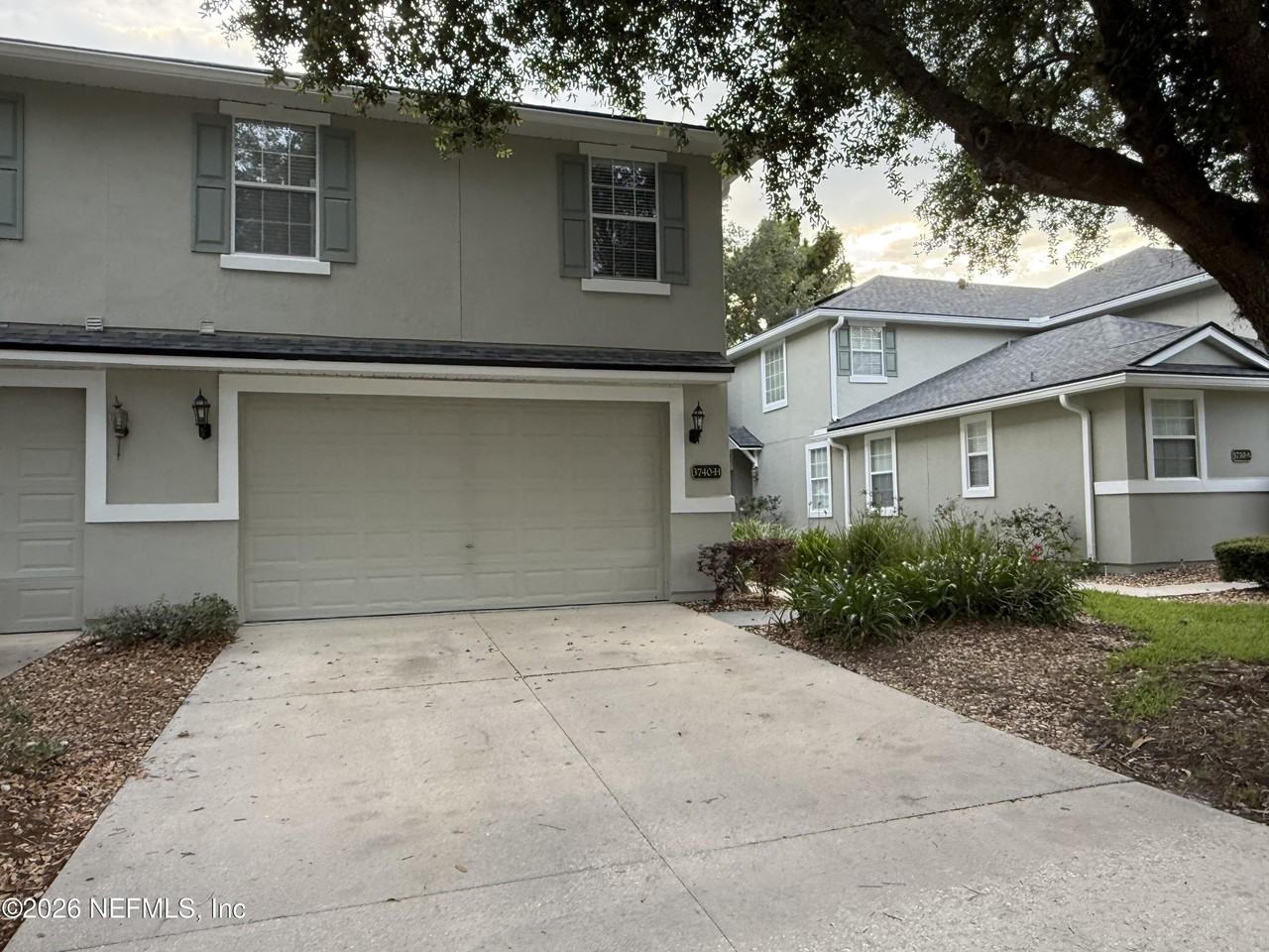 3740 Creswick Cir #8 - Photo 4 of 25