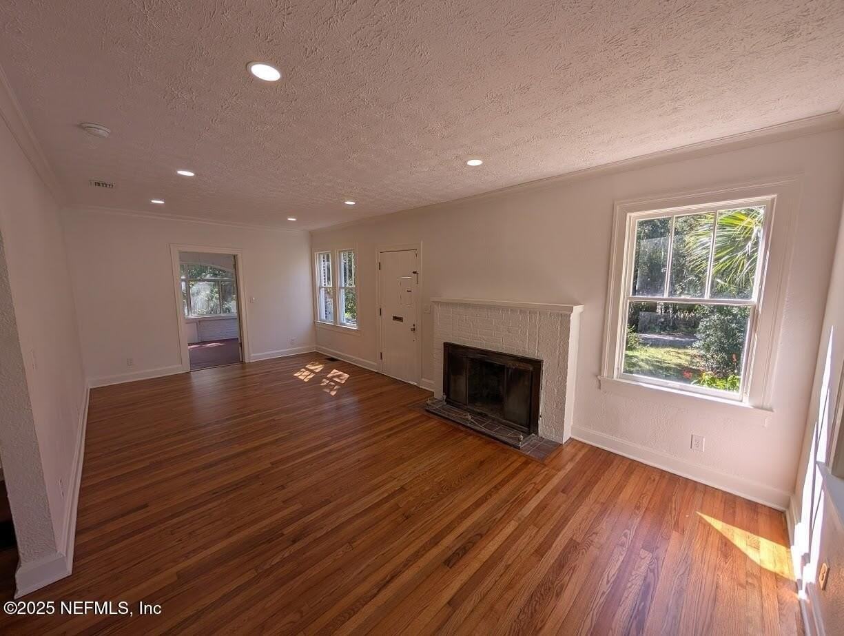 1429 Azalea Dr - Photo 2 of 31