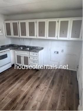119 N Olive St - Photo 5 of 10
