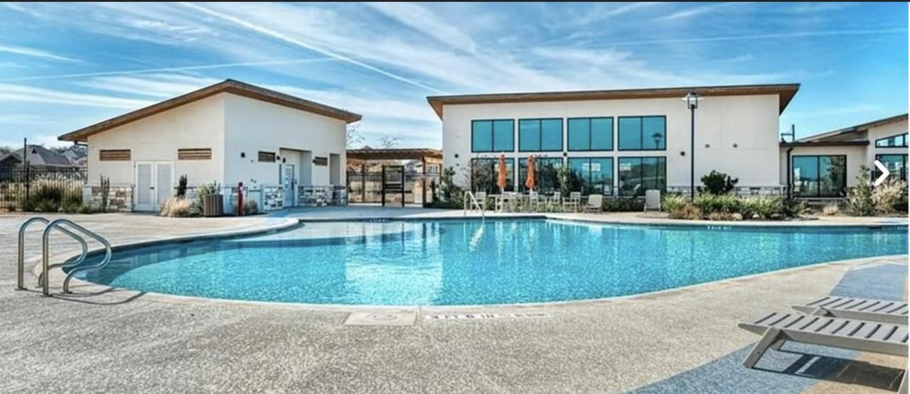 Furlong Dr - Photo 4 of 12