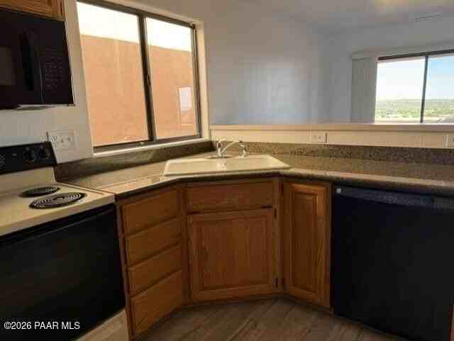 2842 Ithaca Dr - Photo 4 of 17