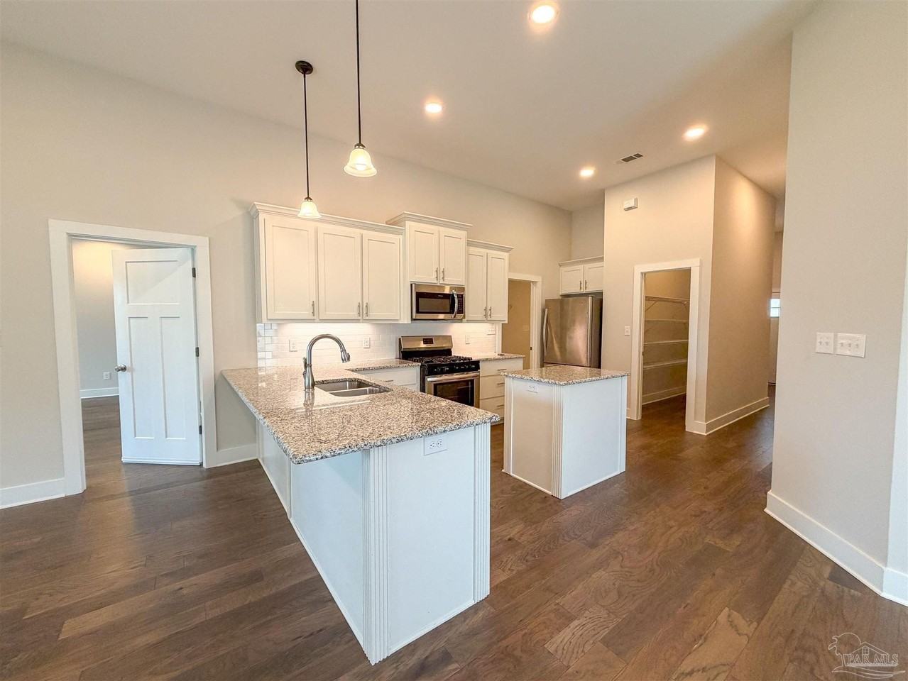 5841 Winifred Ave - Photo 2 of 36