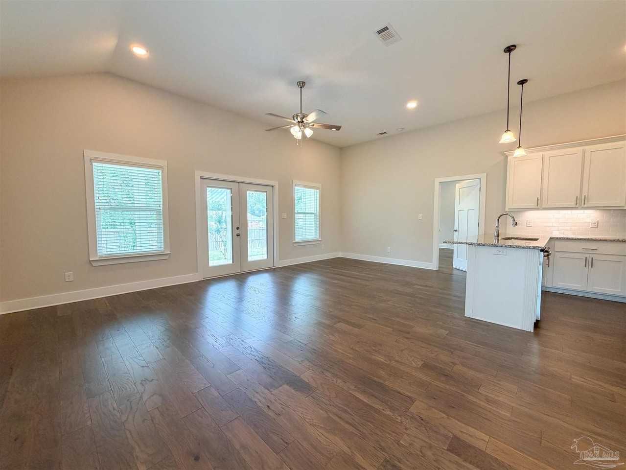 5841 Winifred Ave - Photo 3 of 36