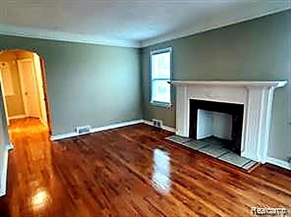 20441 Mitchell St - Photo 4 of 17
