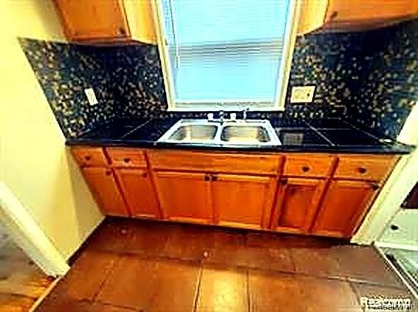 20441 Mitchell St - Photo 6 of 17