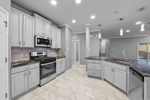 featured image of 707 Lorimor Ct