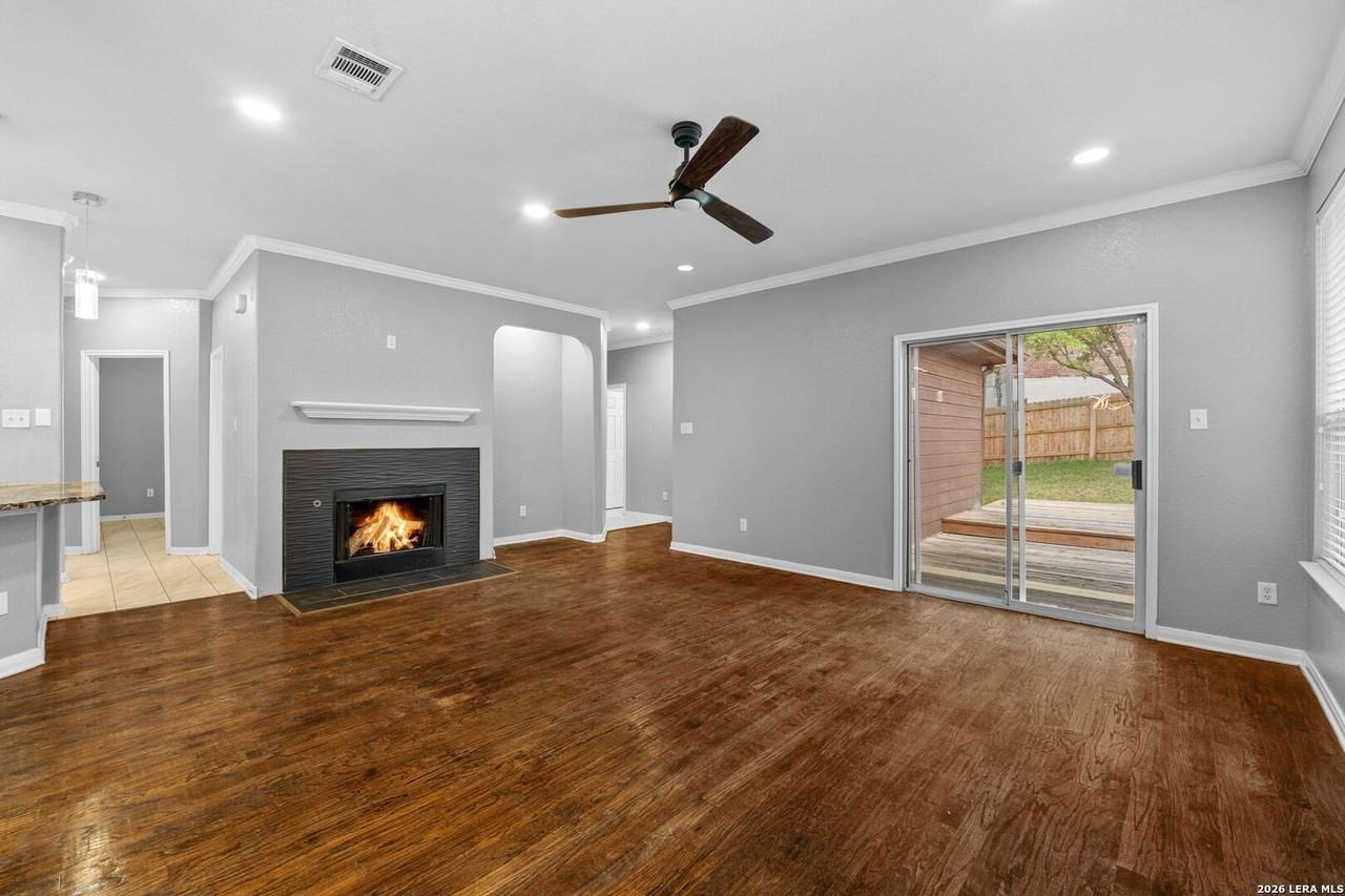 707 Lorimor Ct - Photo 3 of 33