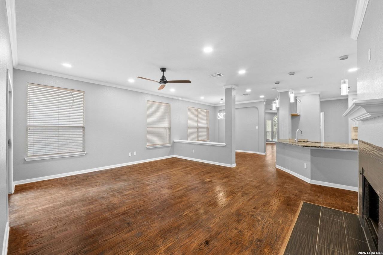 707 Lorimor Ct - Photo 5 of 33