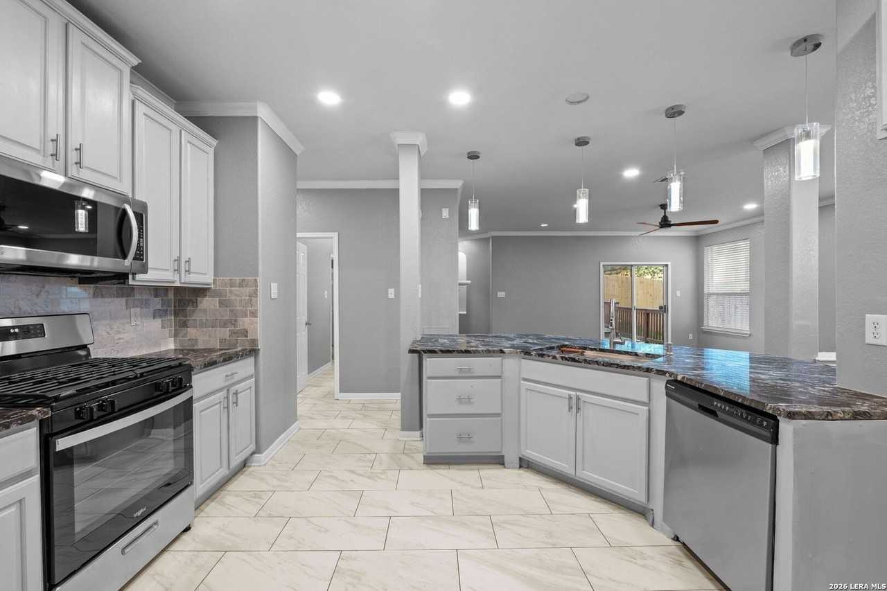 707 Lorimor Ct - Photo 6 of 33