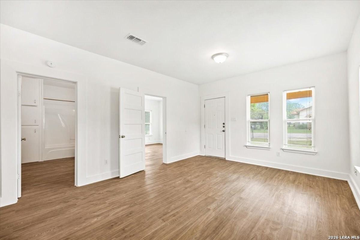 1408 8th St - Photo 5 of 21