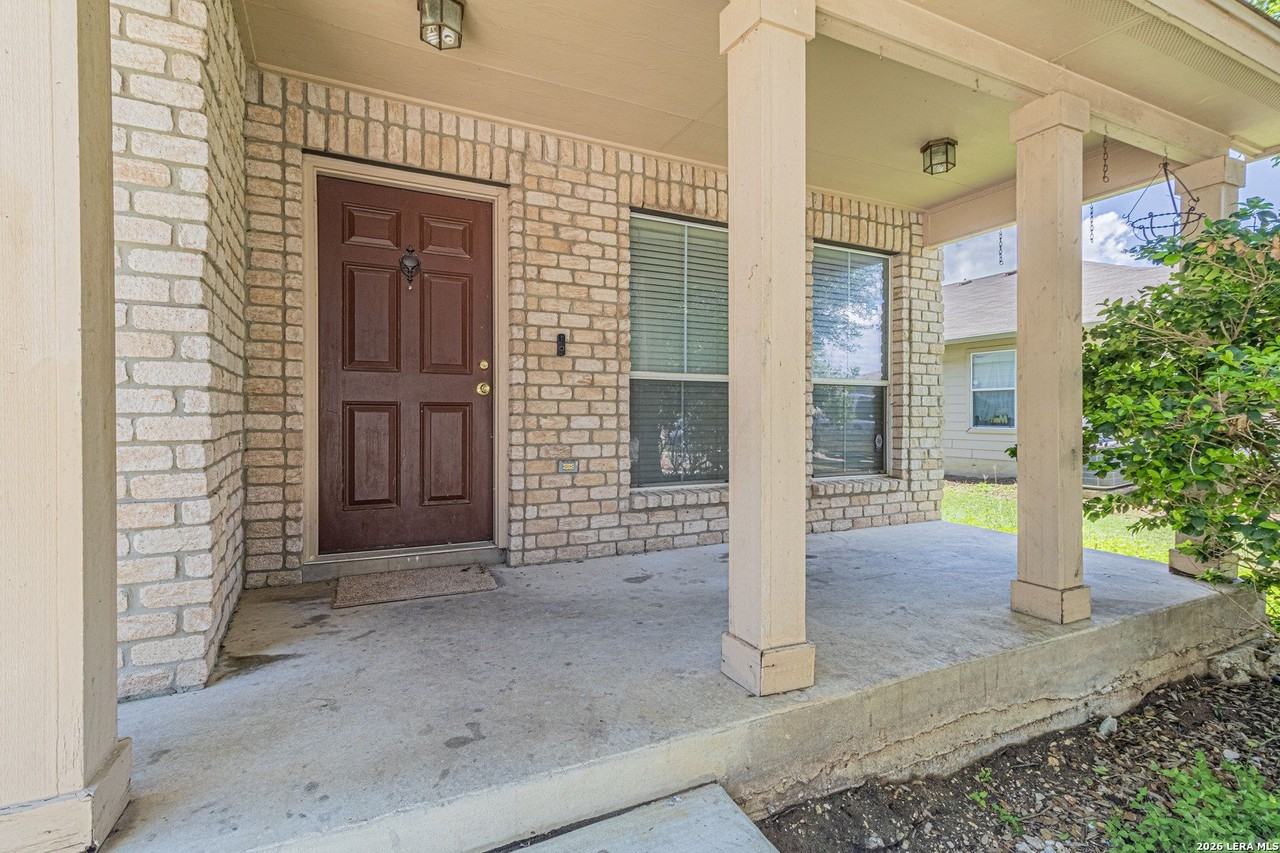 326 Diana Dr - Photo 2 of 39