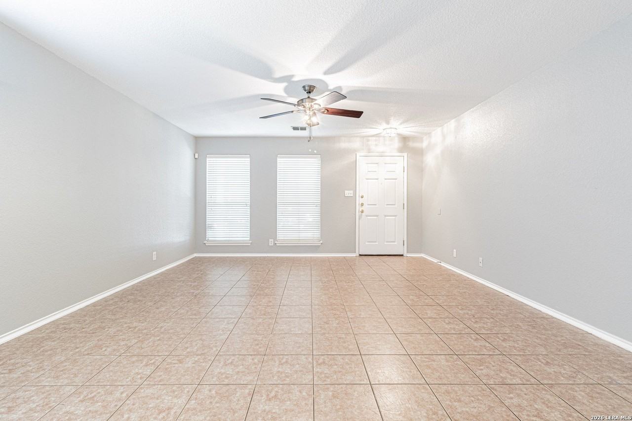 326 Diana Dr - Photo 6 of 39
