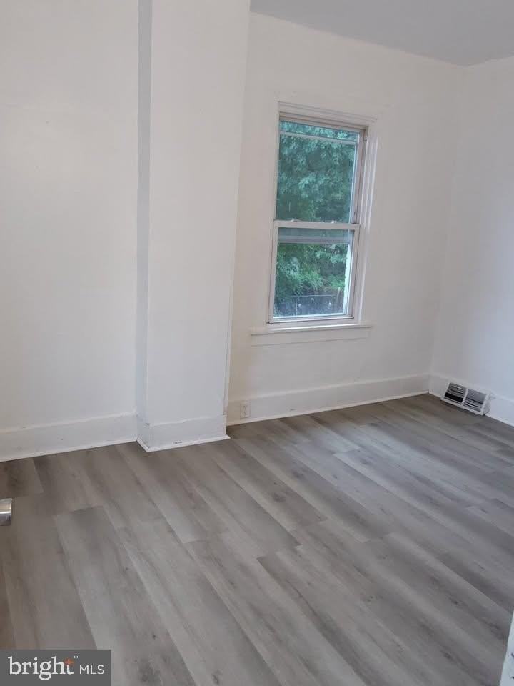 629 N 2nd St - Photo 7 of 8