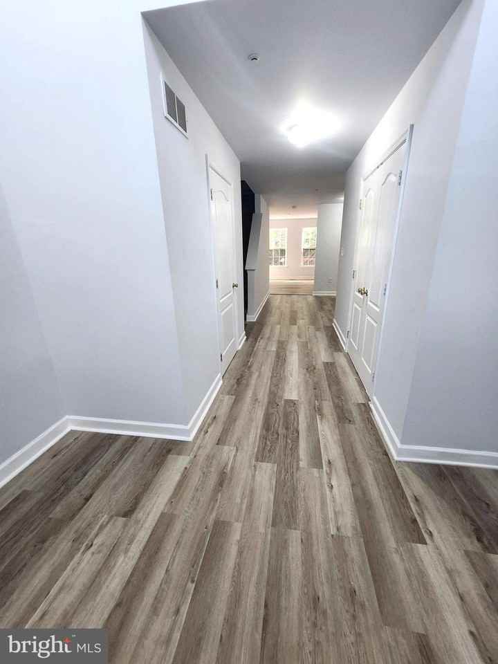 302 Hidden Dr - Photo 5 of 32