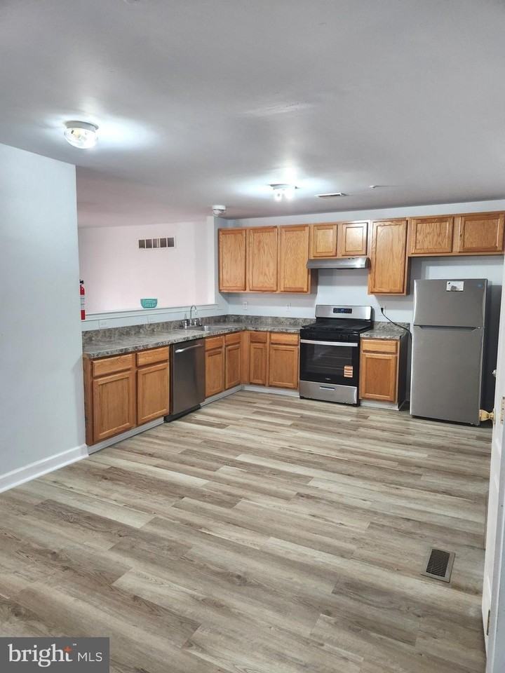 302 Hidden Dr - Photo 6 of 32