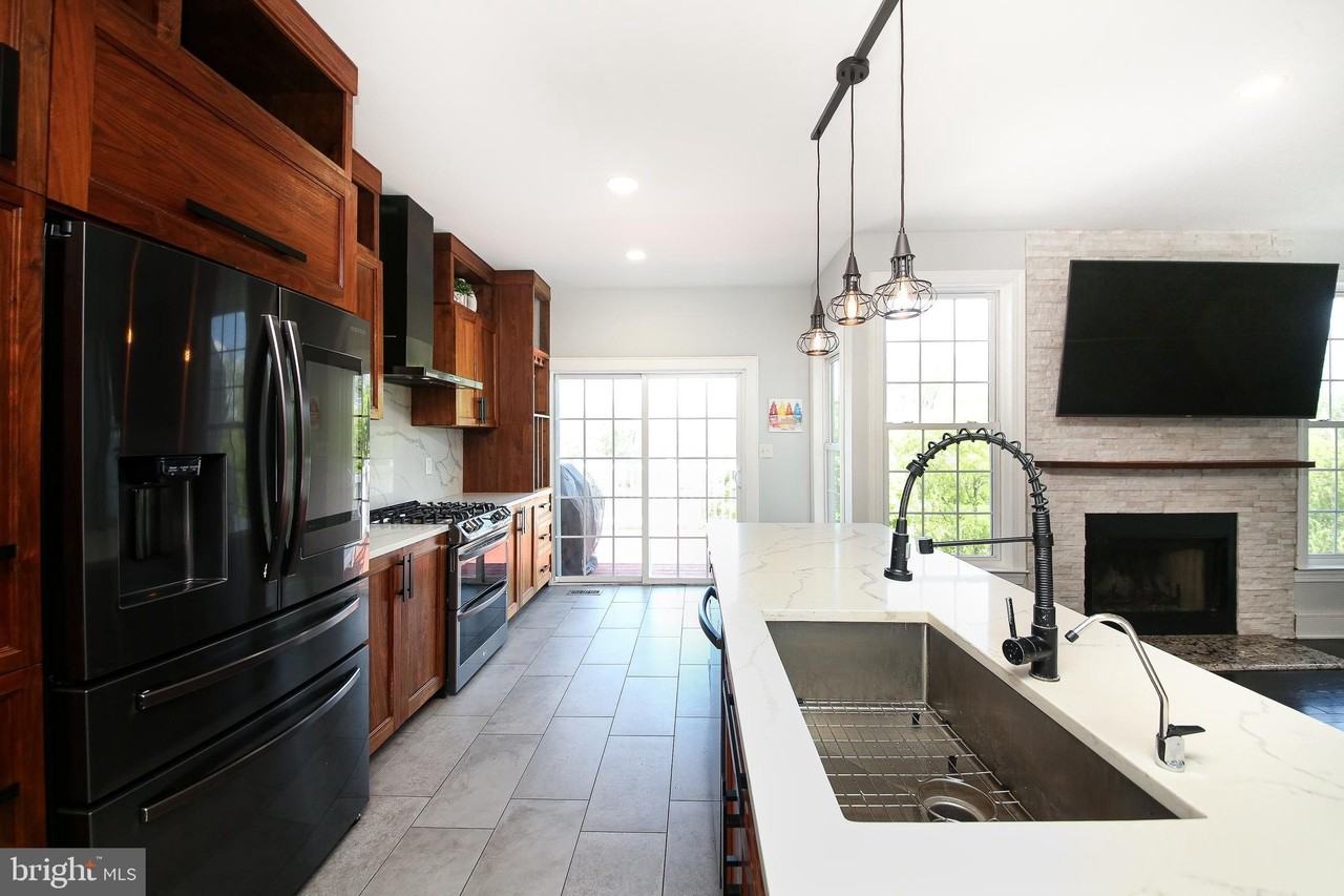 2475 N Whittmore St - Photo 7 of 30
