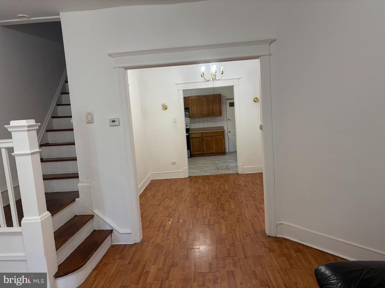 7058 Saybrook Ave - Photo 7 of 20
