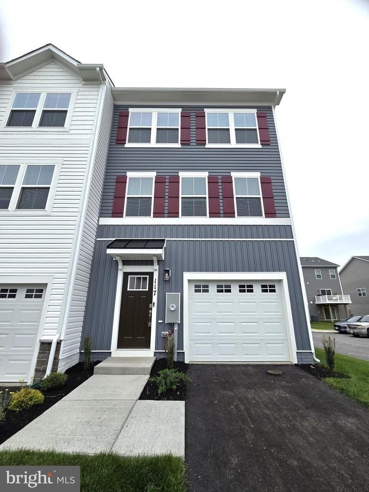117 LAKOTA Street - Photo 2 of 34