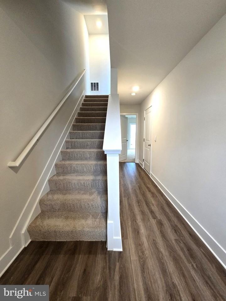 117 LAKOTA Street - Photo 4 of 34