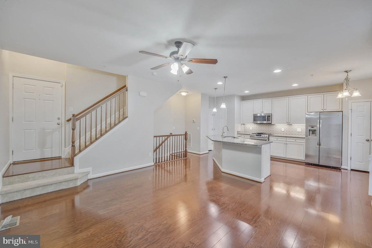 25218 Briargate Ter - Photo 4 of 40