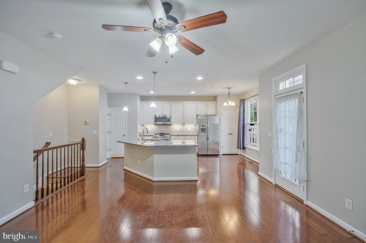 25218 Briargate Ter - Photo 5 of 40