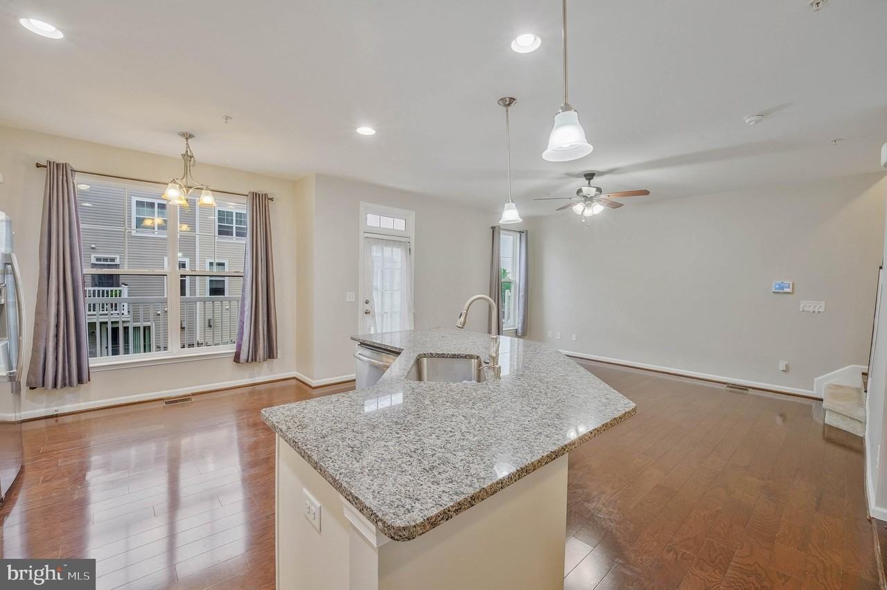 25218 Briargate Ter - Photo 6 of 40