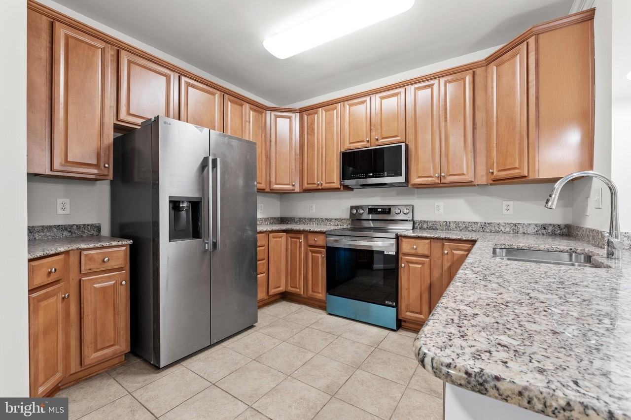 24701 Byrne Meadow Sq #108 - Photo 3 of 19
