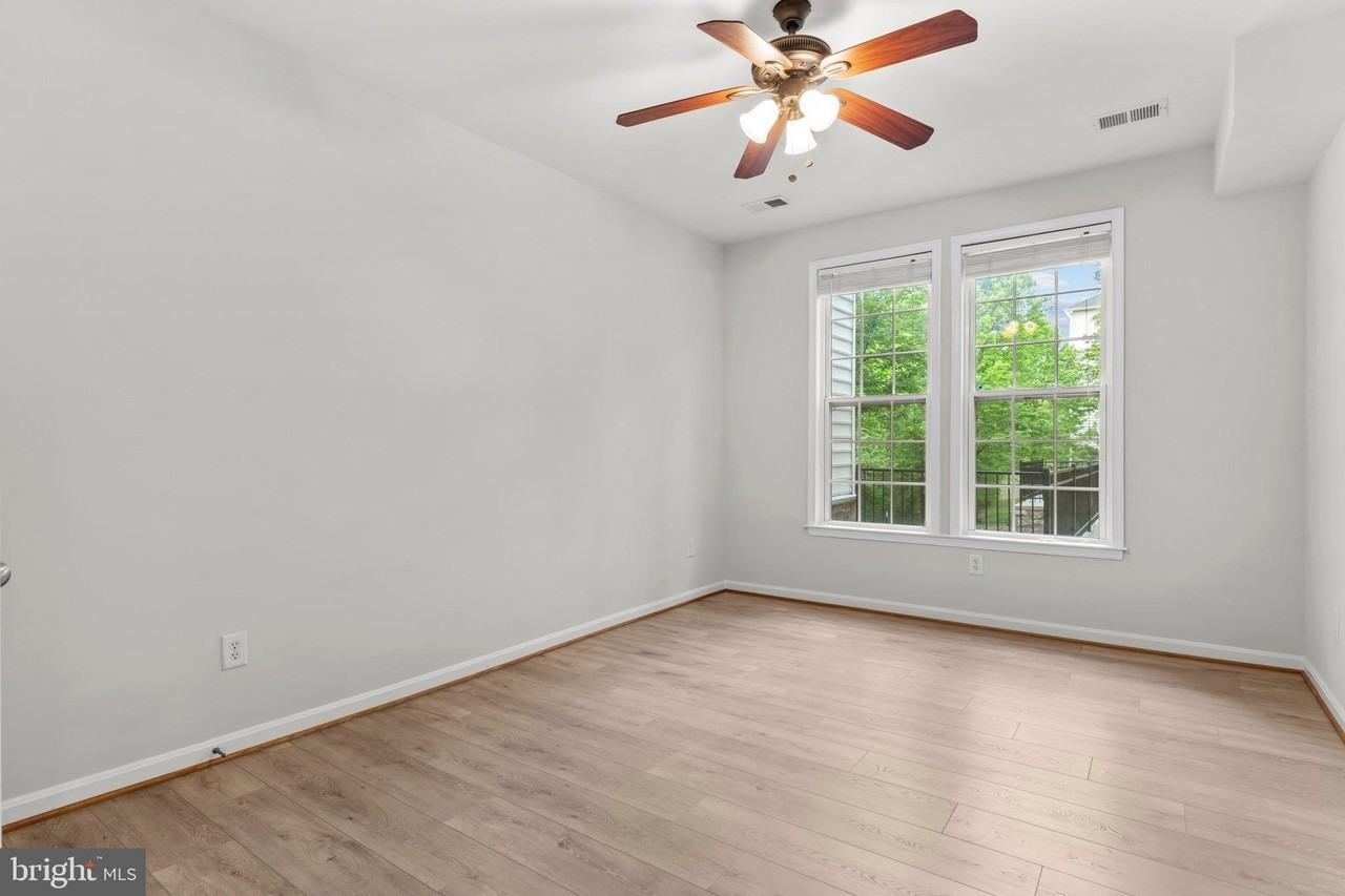 24701 Byrne Meadow Sq #108 - Photo 6 of 19
