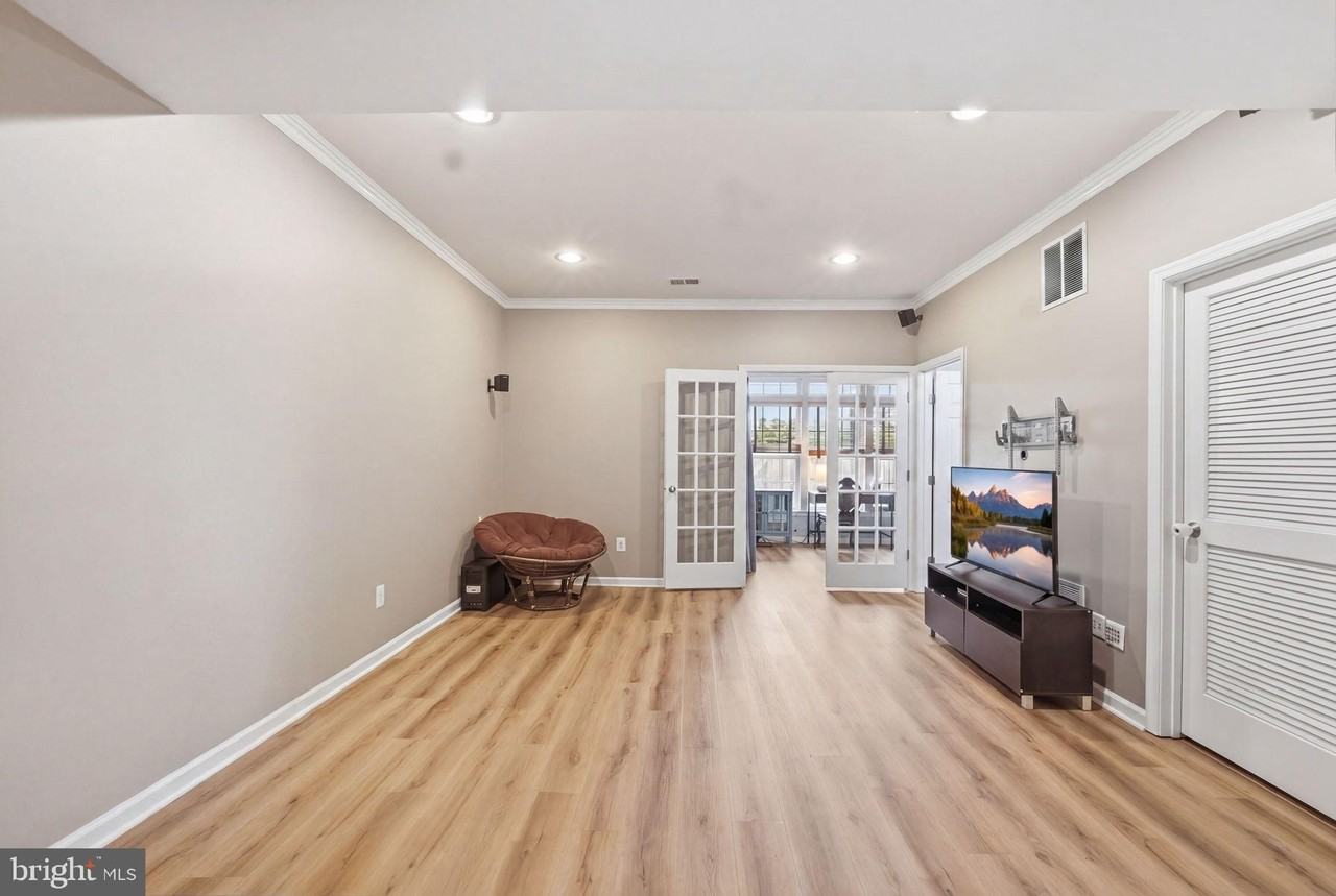 15058 Danehurst Cir - Photo 4 of 28