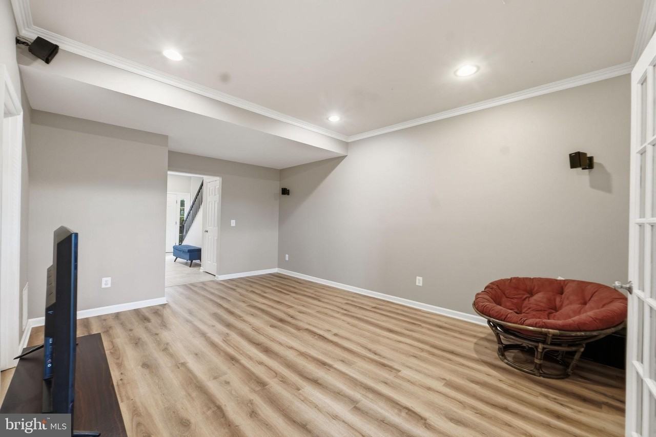 15058 Danehurst Cir - Photo 7 of 28