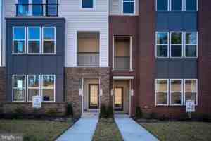 featured image of 2546 Neabsco Common Pl