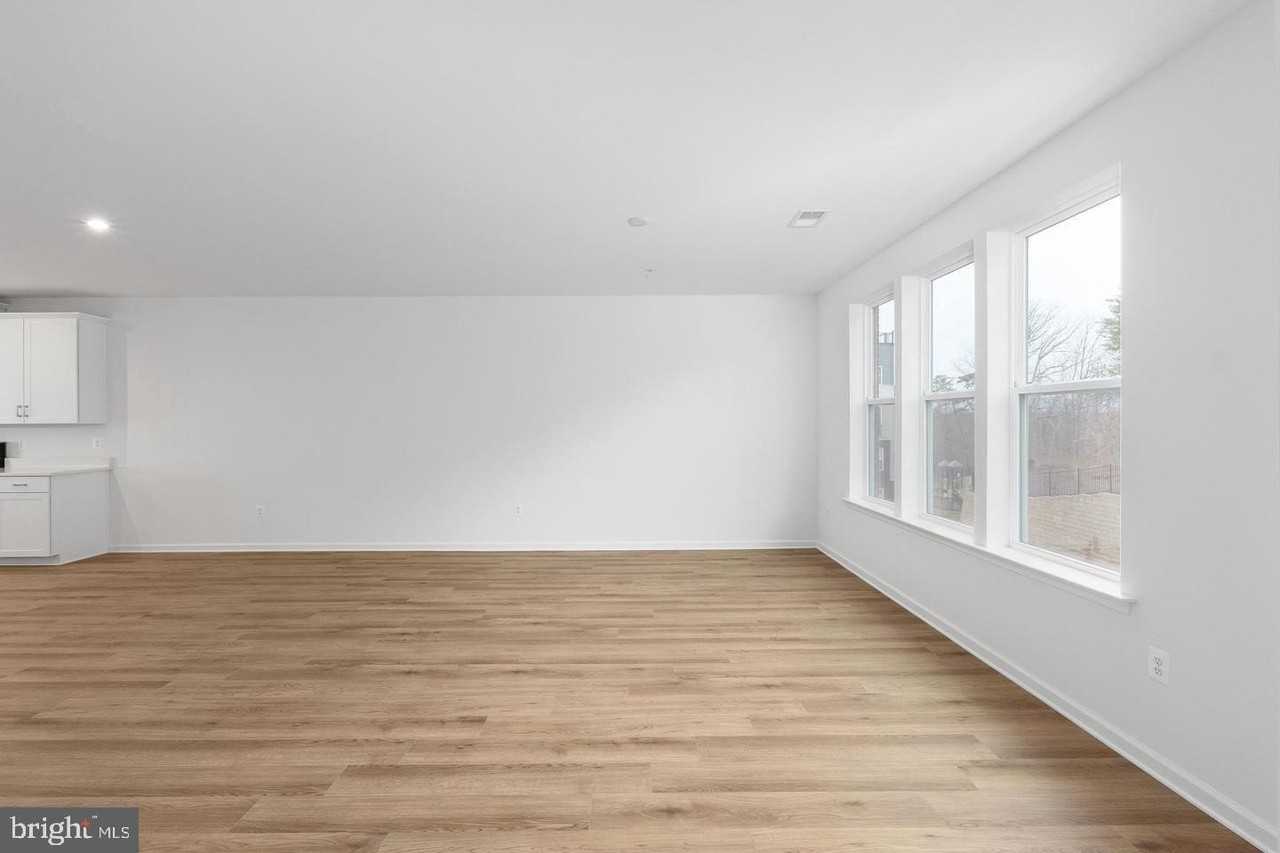 2546 Neabsco Common Pl - Photo 3 of 25