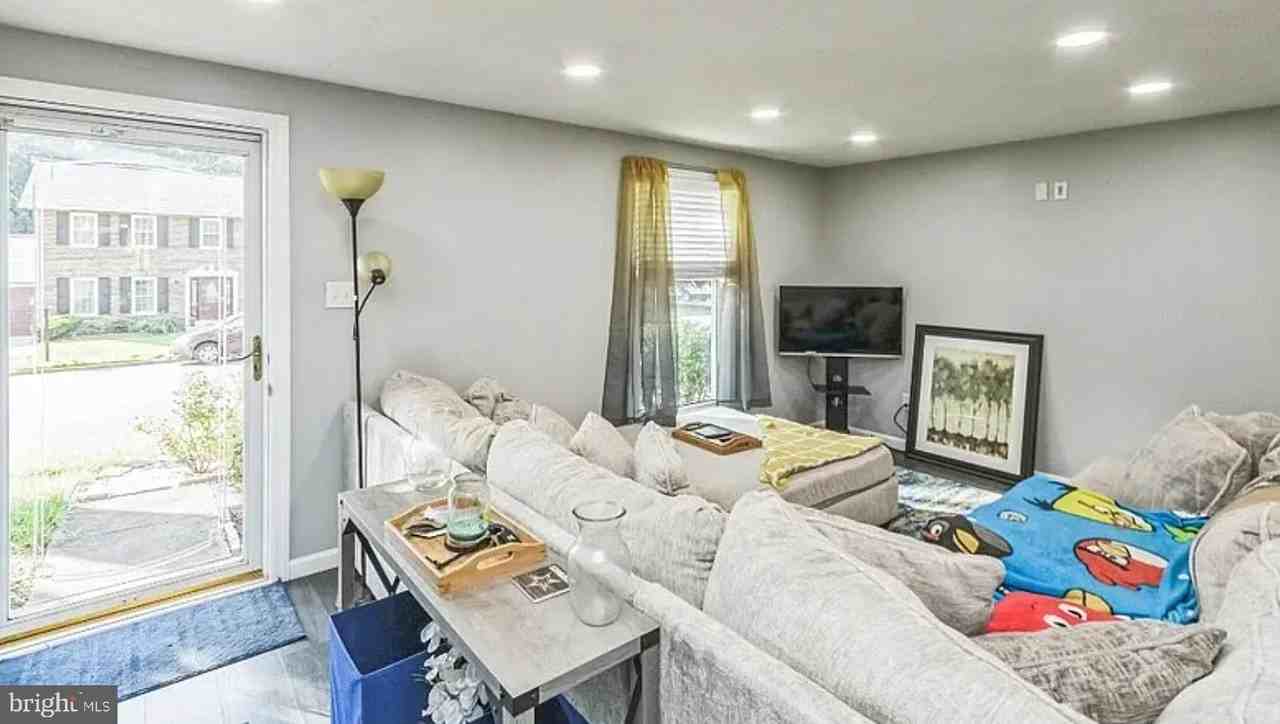 15337 Edgehill Dr - Photo 6 of 22