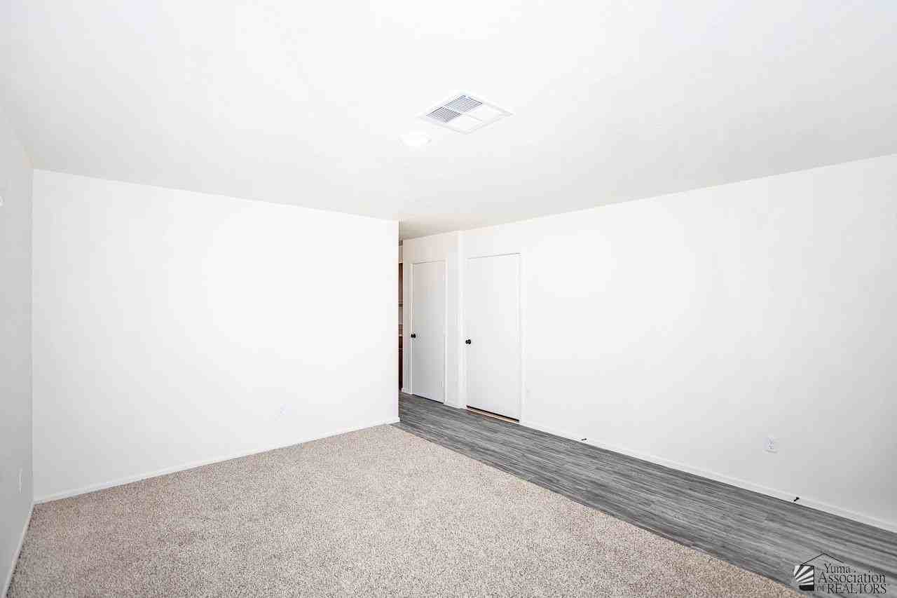 7575 E 45th St - Photo 4 of 33