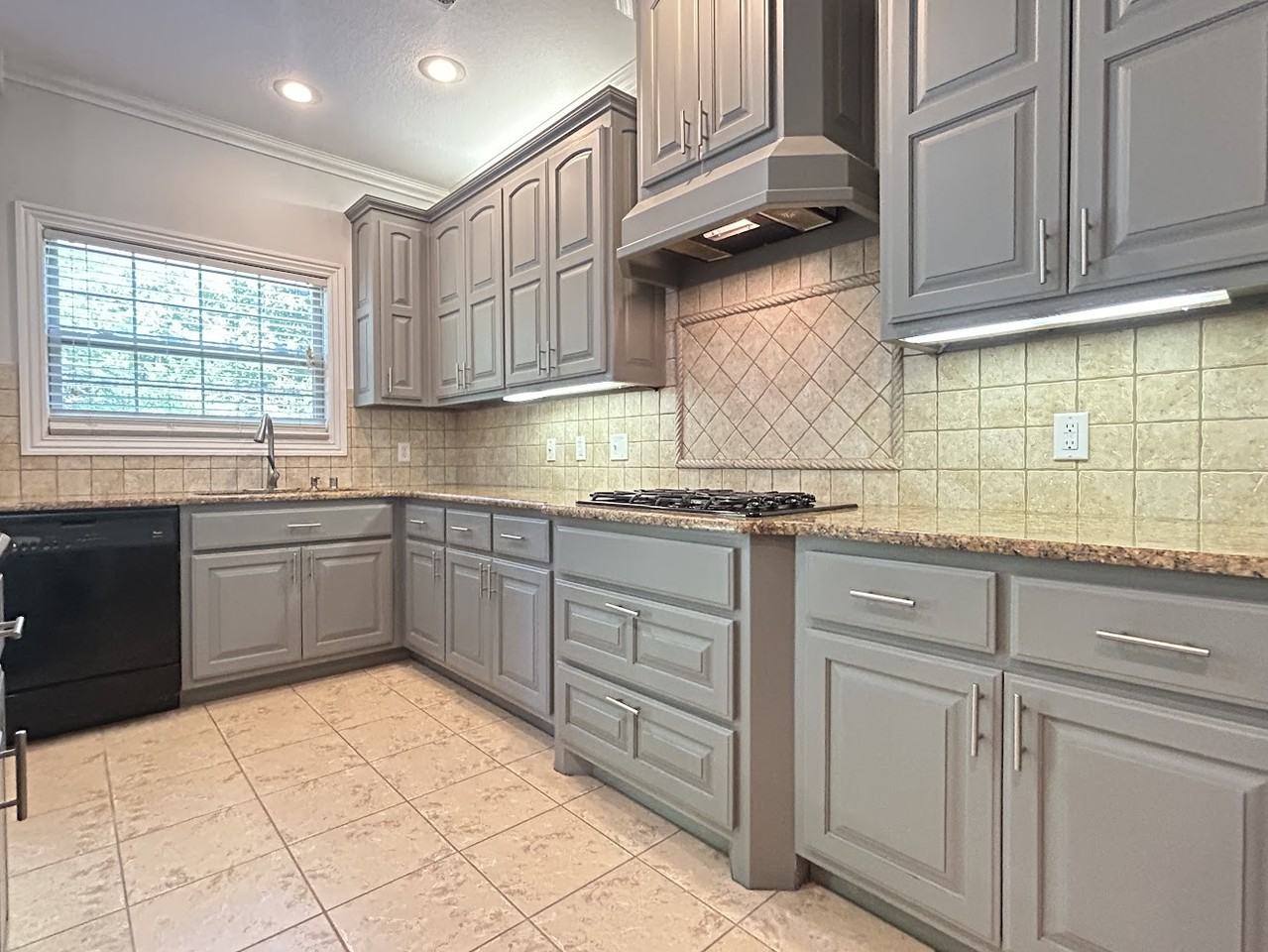 111 Se G Ct #1 - Photo 2 of 21