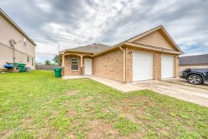 featured image of 1511 Claremont Cir #A