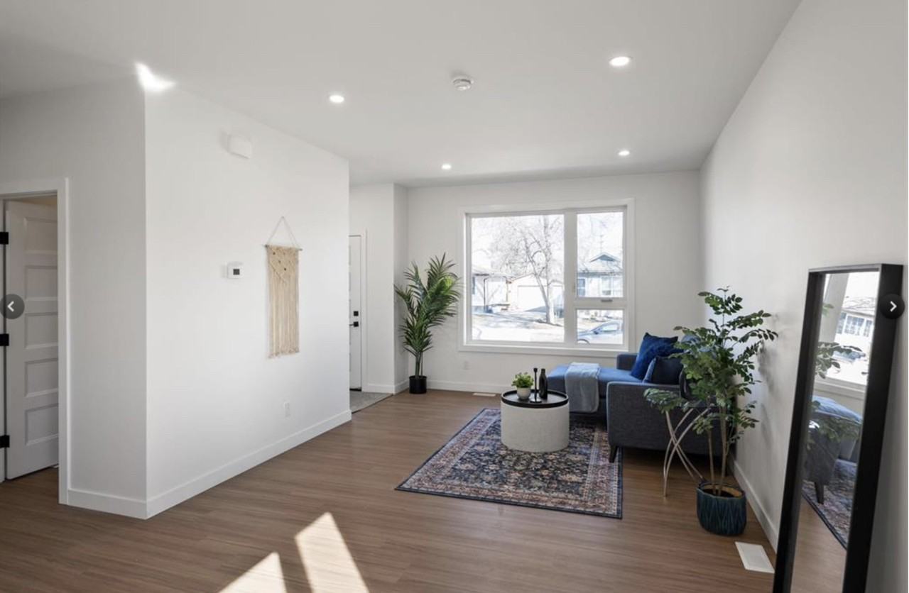 1306 Rosemount Avenue - Photo 3 of 20