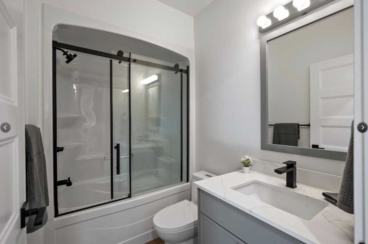 1306 Rosemount Avenue - Photo 6 of 20