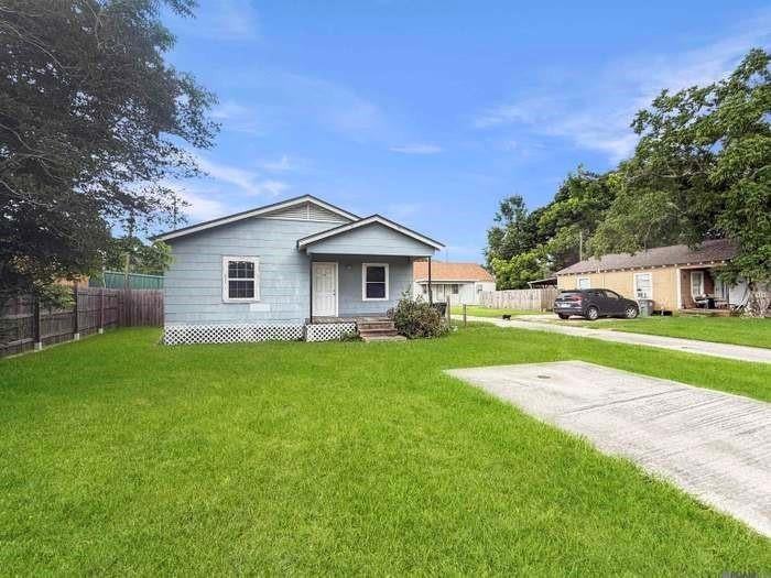 4198 Pasadena Dr Drive - Photo 2 of 13
