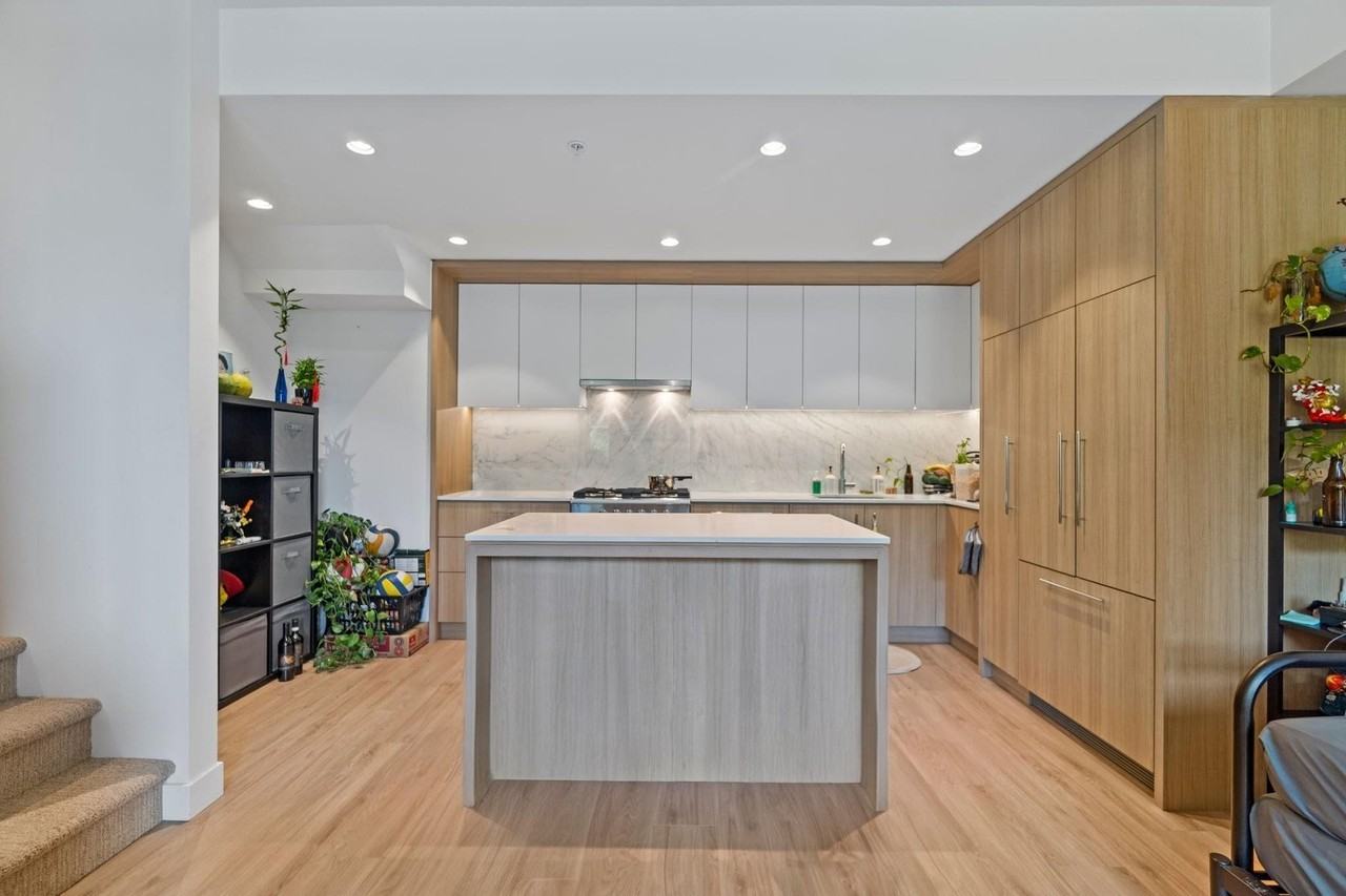 6100 Irmin Street - Photo 3 of 17