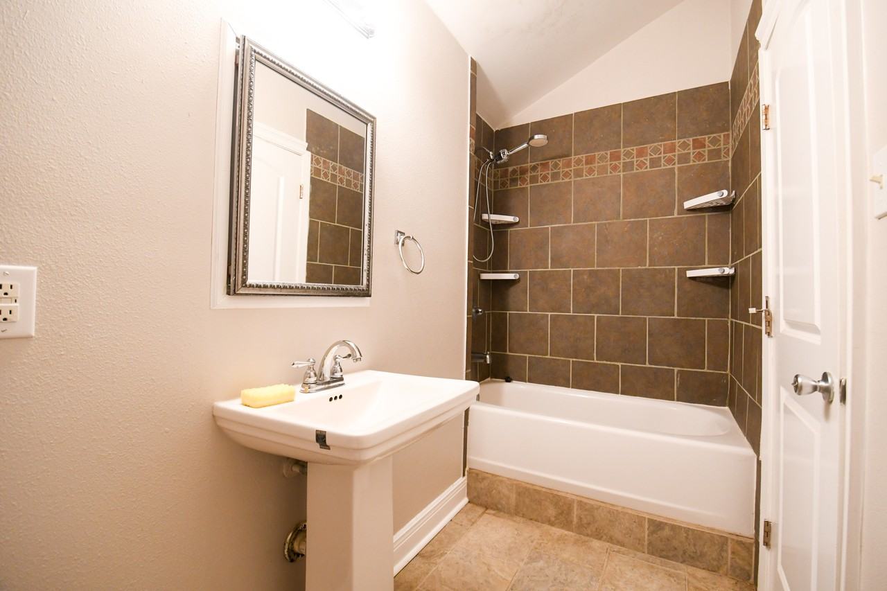 209 Transcontinental Dr #1 - Photo 4 of 4