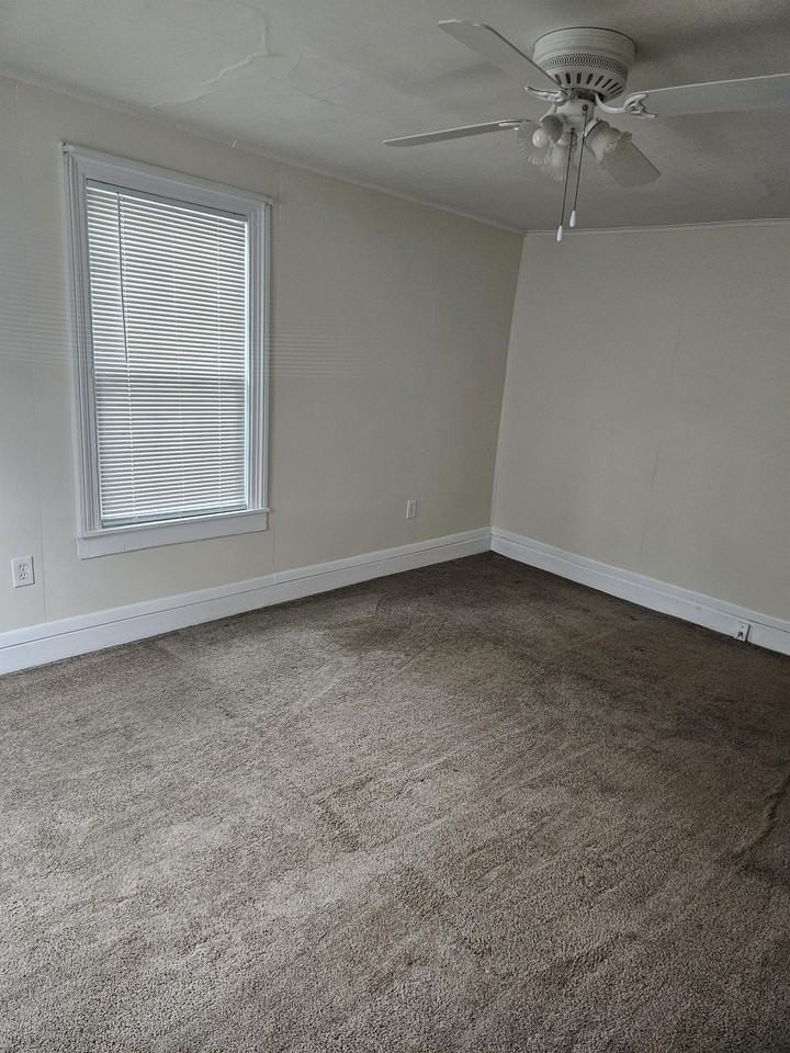 36 E Main St #4 - Photo 7 of 11