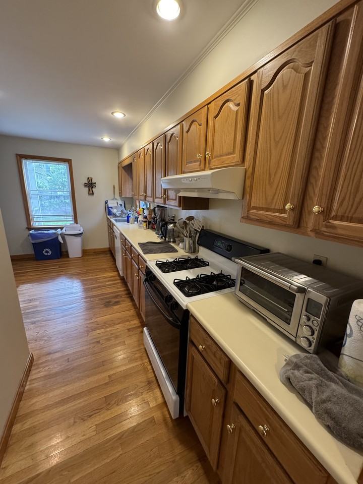 70 Brock St #1 - Photo 6 of 14