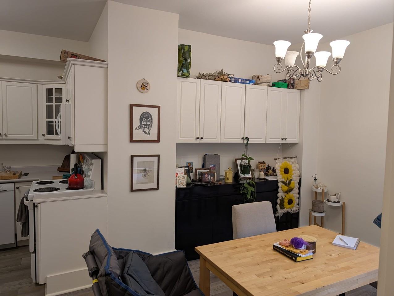 639 Huron Street - Photo 4 of 13