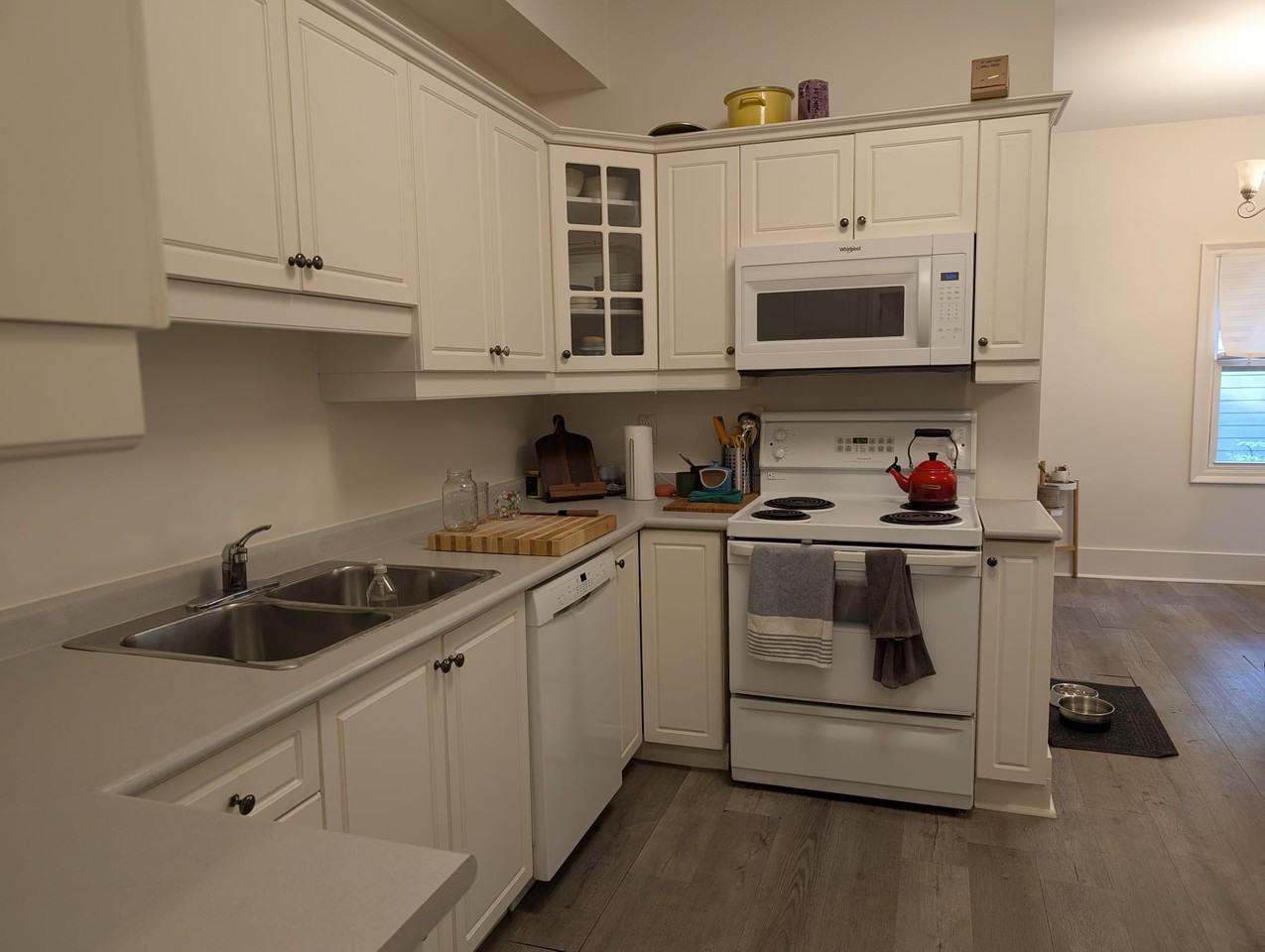 639 Huron Street - Photo 2 of 13