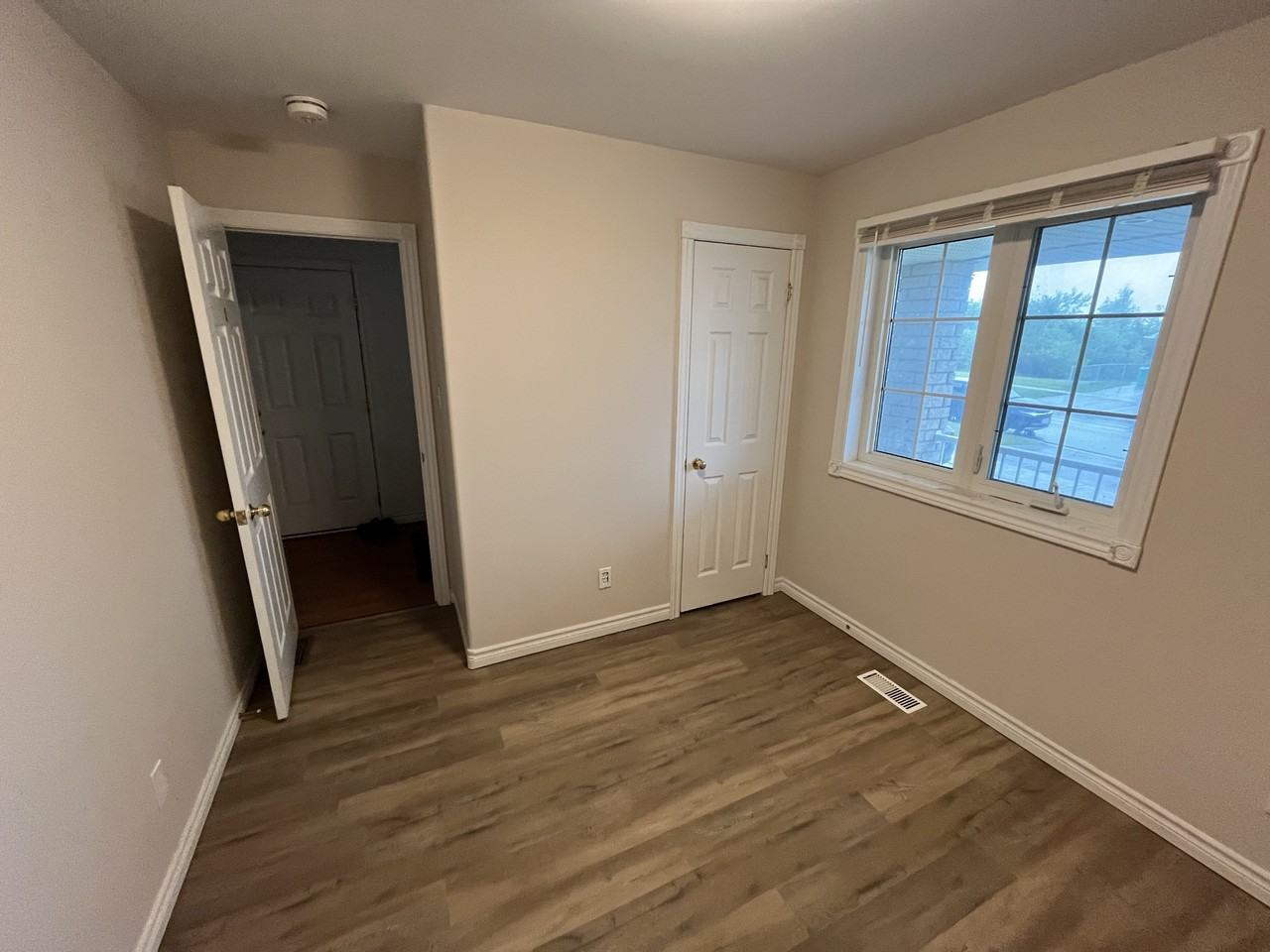 157 Milroy Dr - Photo 2 of 30